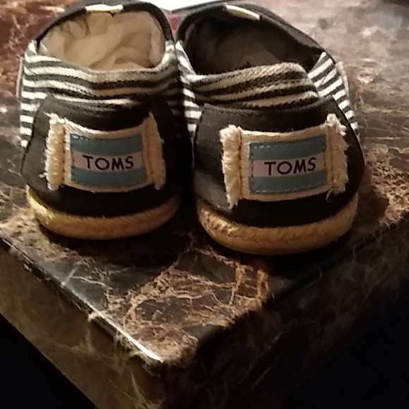 Sold. Black Toms - Picture 6 of 8